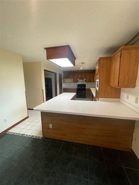 出租: $2,150 (4 贝兹, 3 浴室, 2502 平方英尺)