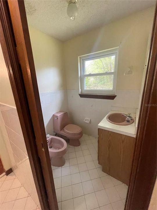 出租: $2,150 (4 贝兹, 3 浴室, 2502 平方英尺)