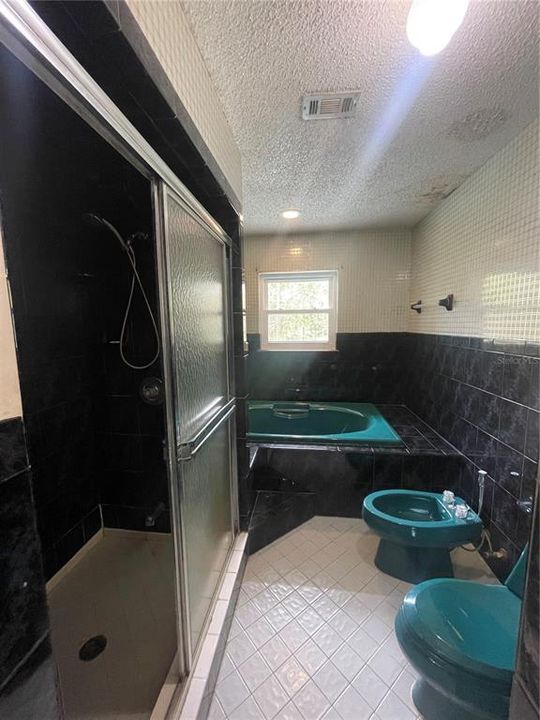 出租: $2,150 (4 贝兹, 3 浴室, 2502 平方英尺)