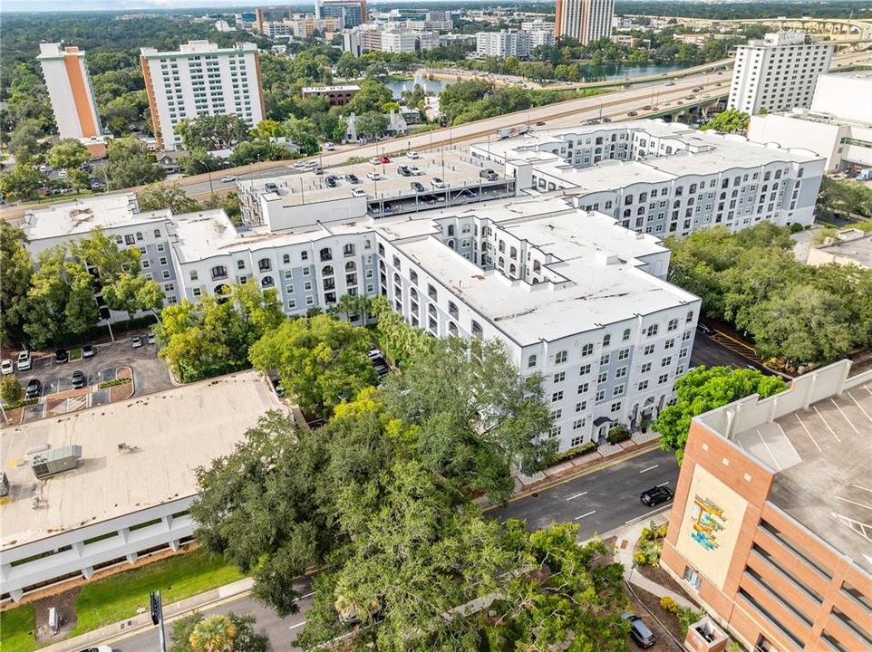 Active With Contract: $139,900 (1 beds, 1 baths, 739 Square Feet)