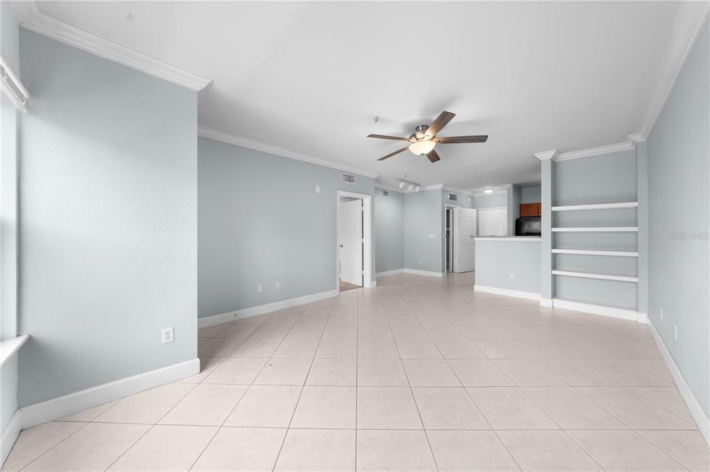 Active With Contract: $139,900 (1 beds, 1 baths, 739 Square Feet)