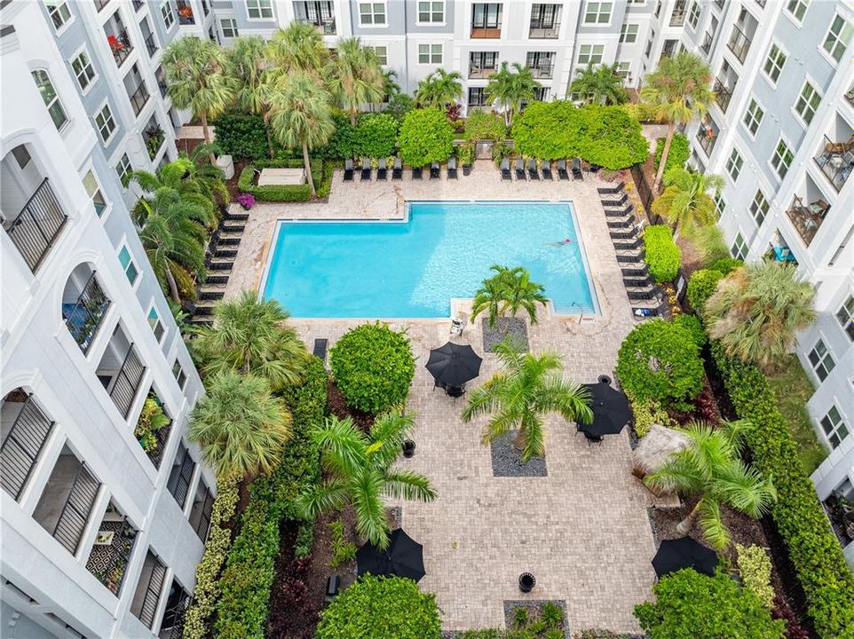 Active With Contract: $139,900 (1 beds, 1 baths, 739 Square Feet)