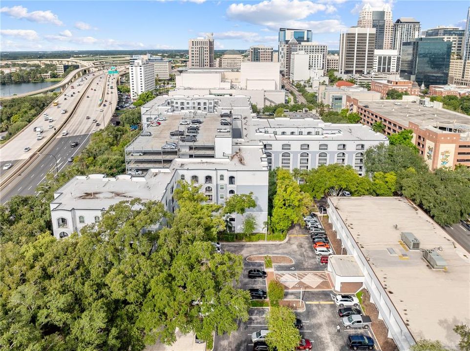 Active With Contract: $139,900 (1 beds, 1 baths, 739 Square Feet)