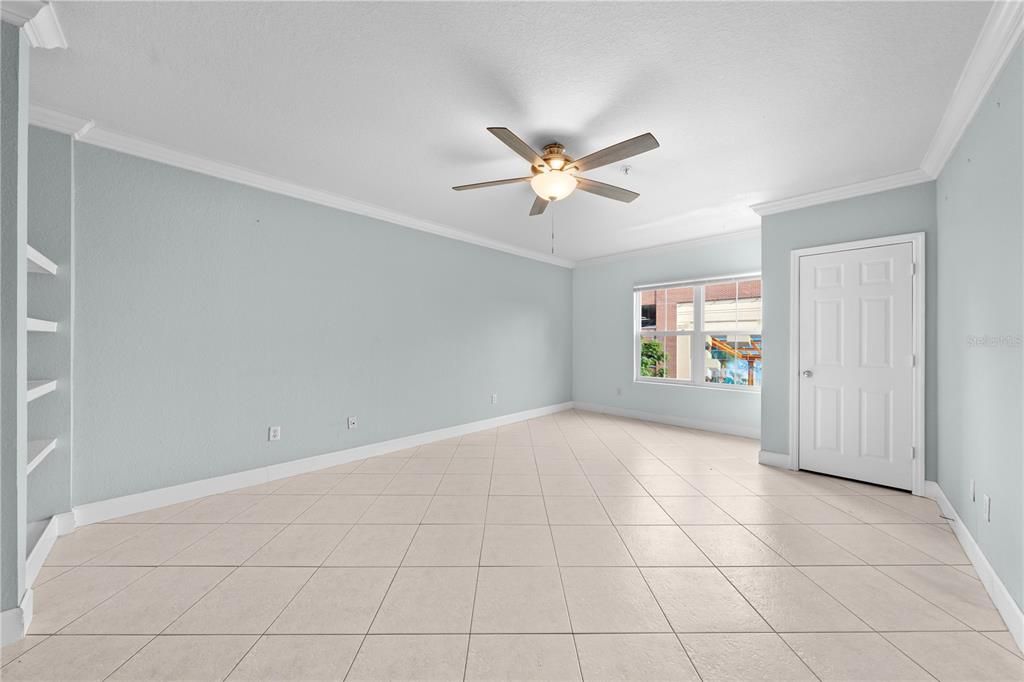 Active With Contract: $139,900 (1 beds, 1 baths, 739 Square Feet)