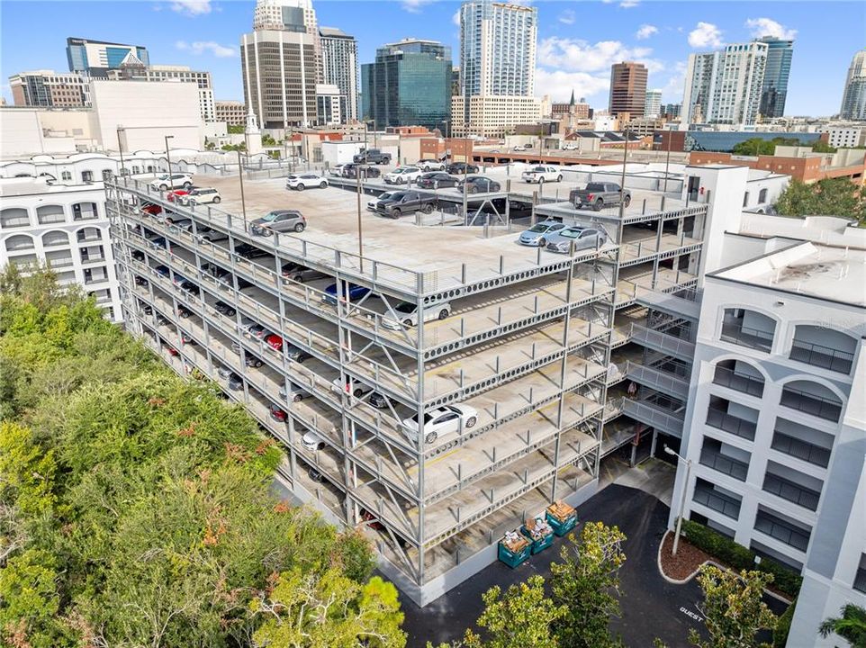 Active With Contract: $139,900 (1 beds, 1 baths, 739 Square Feet)