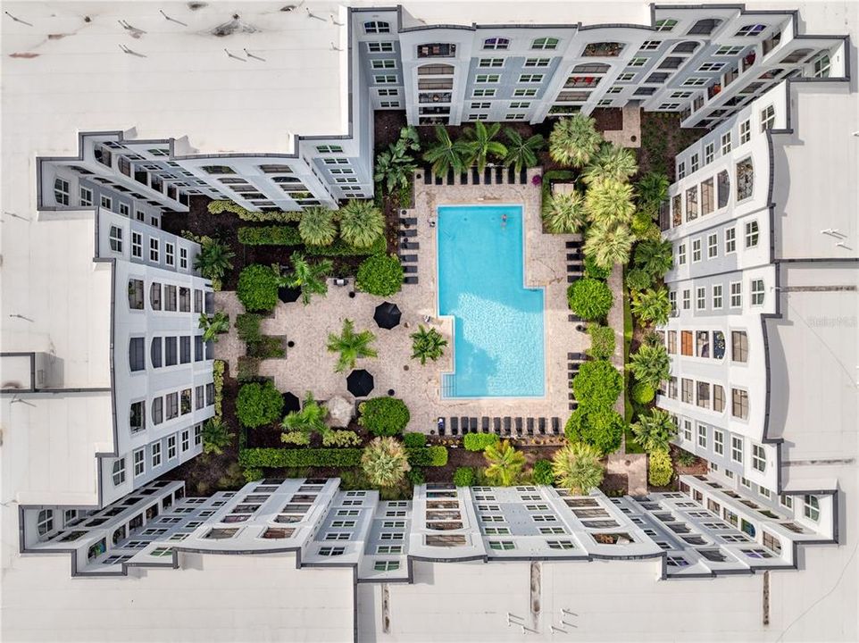 Active With Contract: $139,900 (1 beds, 1 baths, 739 Square Feet)