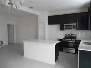 待售: $323,000 (3 贝兹, 2 浴室, 1702 平方英尺)