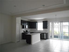 待售: $323,000 (3 贝兹, 2 浴室, 1702 平方英尺)