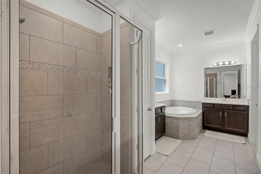 Под контрактом: $525,000 (3 спален, 2 ванн, 2015 Квадратных фут)