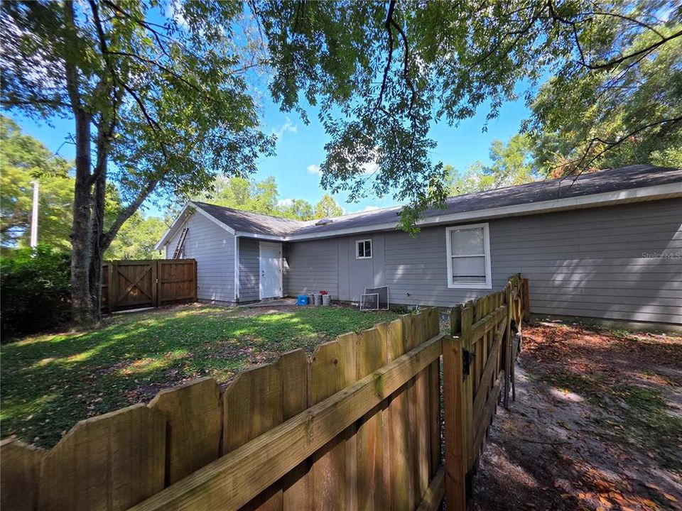 出租: $2,600 (5 贝兹, 2 浴室, 2030 平方英尺)