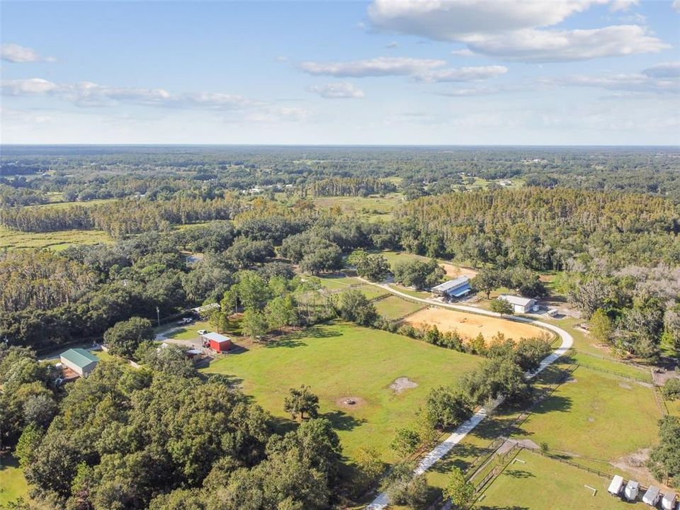 待售: $775,000 (4.84 acres)