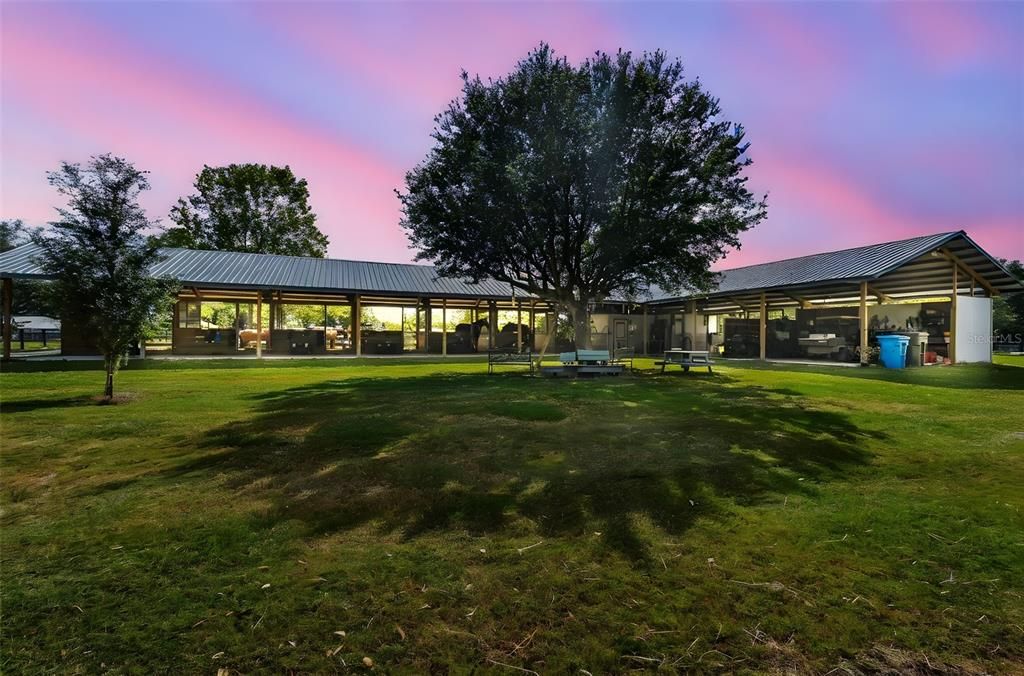 待售: $775,000 (4.84 acres)