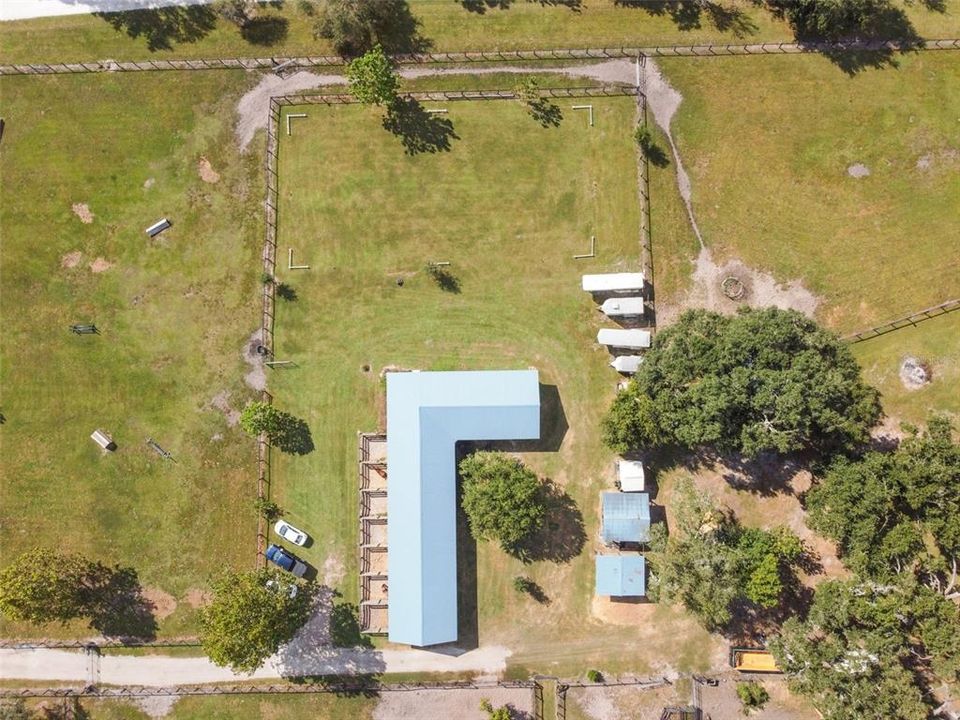 待售: $775,000 (4.84 acres)