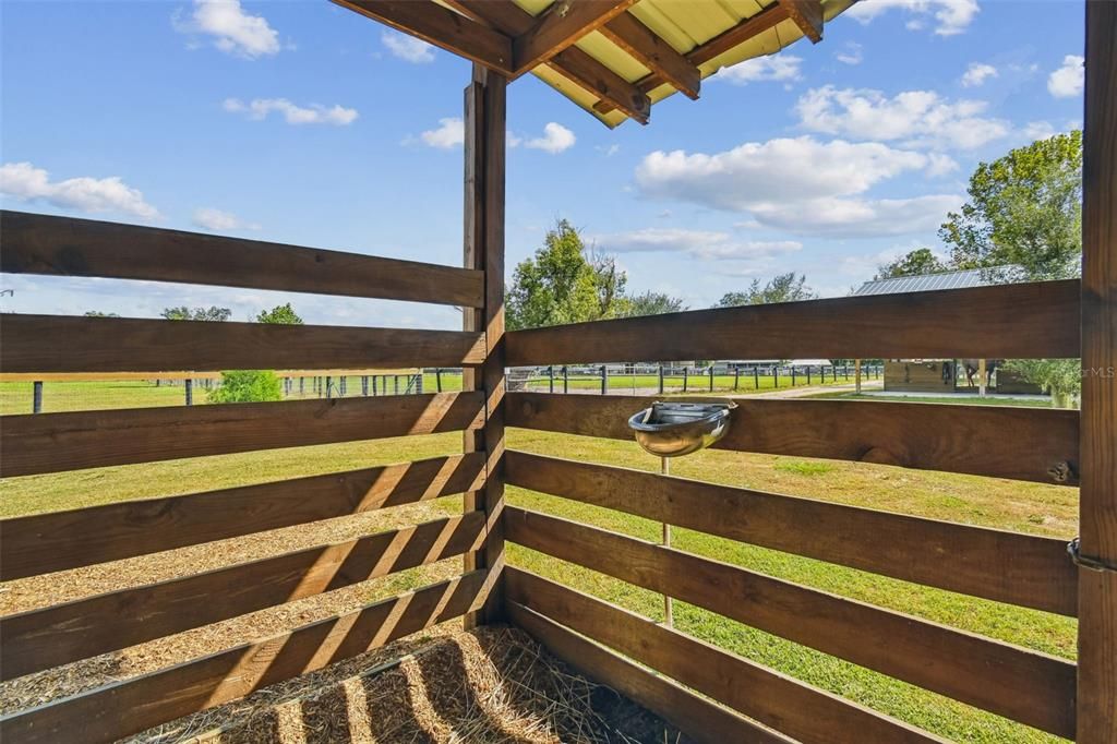 待售: $775,000 (4.84 acres)