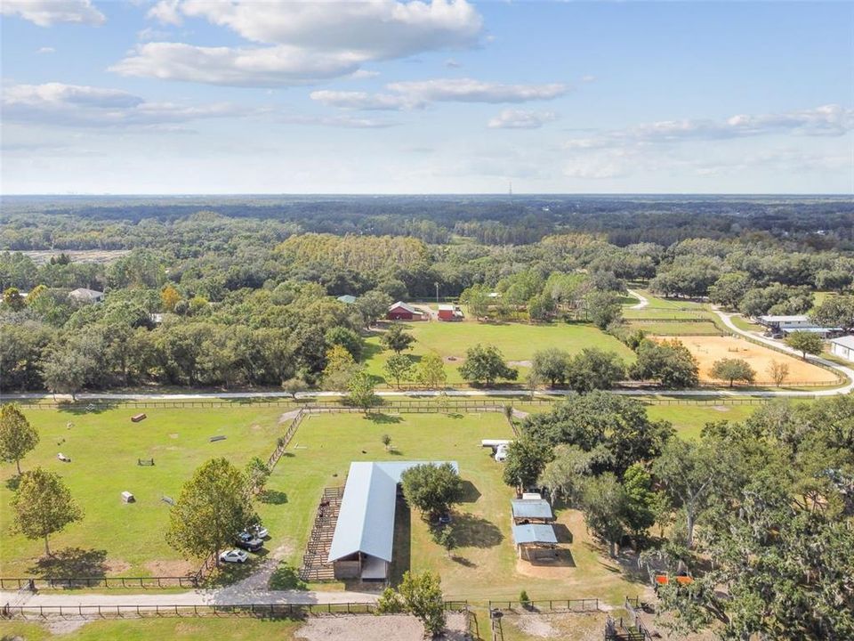 待售: $775,000 (4.84 acres)