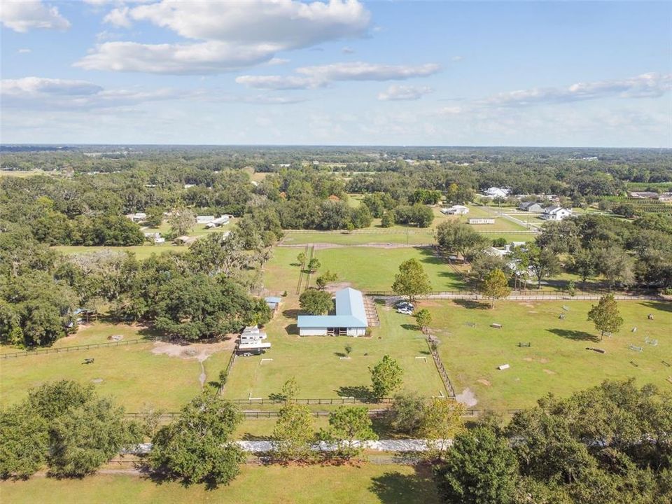 待售: $775,000 (4.84 acres)