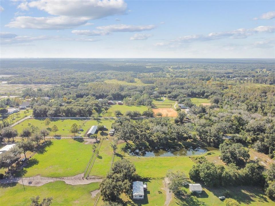 待售: $775,000 (4.84 acres)