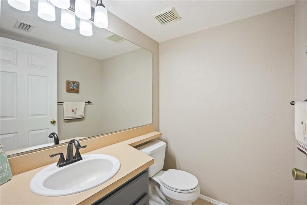 待售: $405,000 (3 贝兹, 2 浴室, 1560 平方英尺)