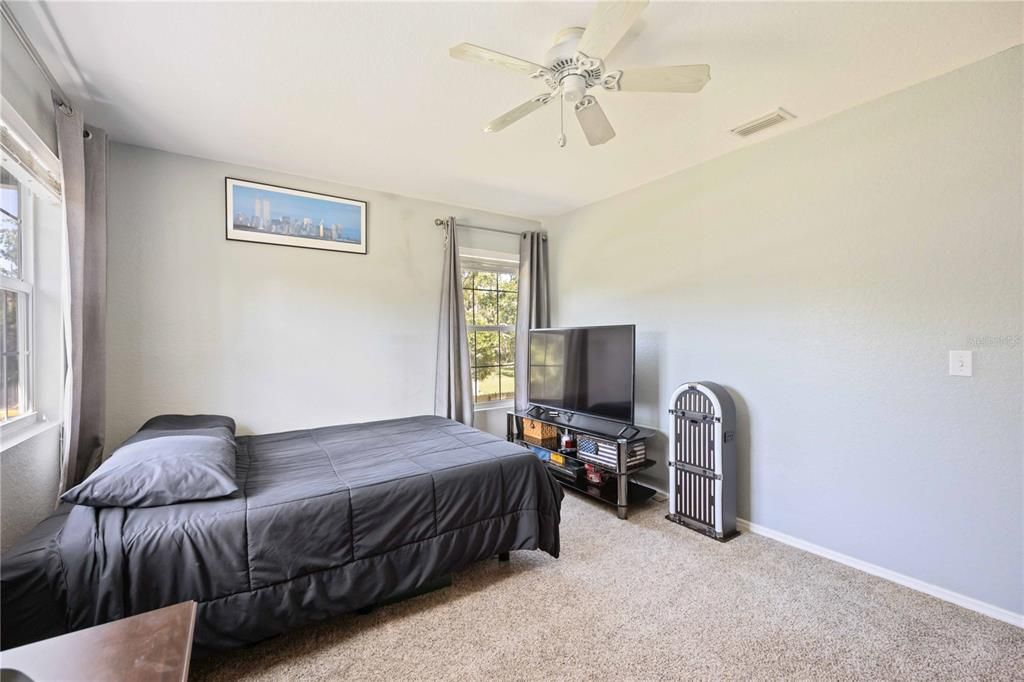 待售: $405,000 (3 贝兹, 2 浴室, 1560 平方英尺)