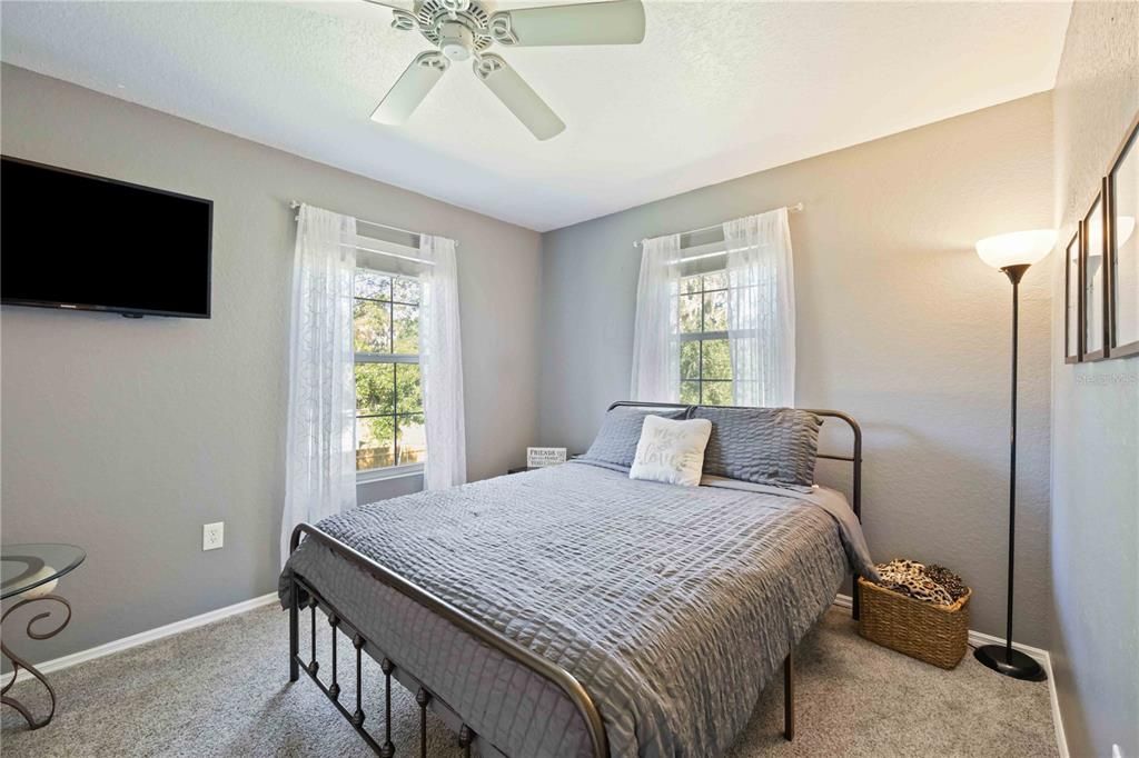 待售: $405,000 (3 贝兹, 2 浴室, 1560 平方英尺)