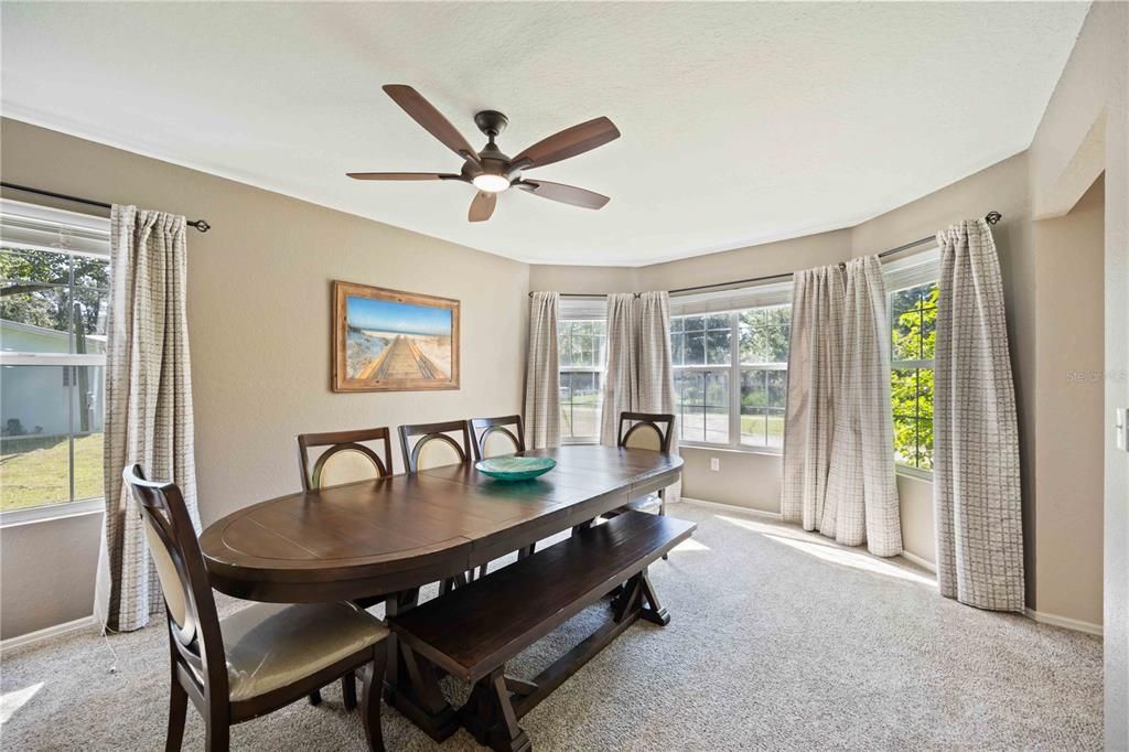 待售: $405,000 (3 贝兹, 2 浴室, 1560 平方英尺)