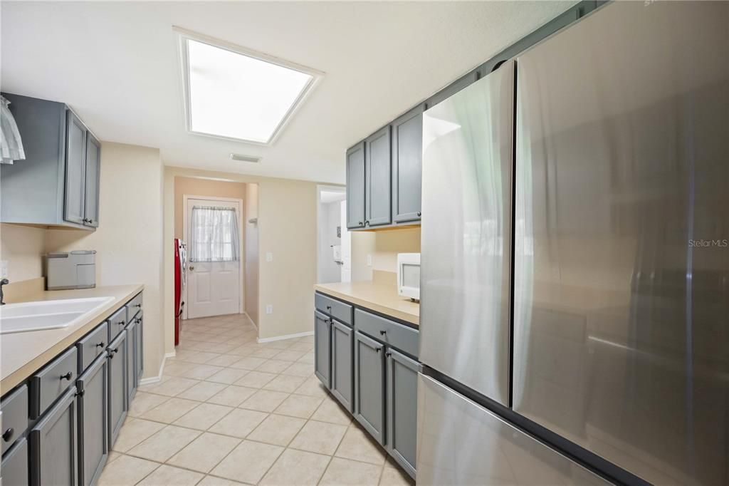 待售: $405,000 (3 贝兹, 2 浴室, 1560 平方英尺)