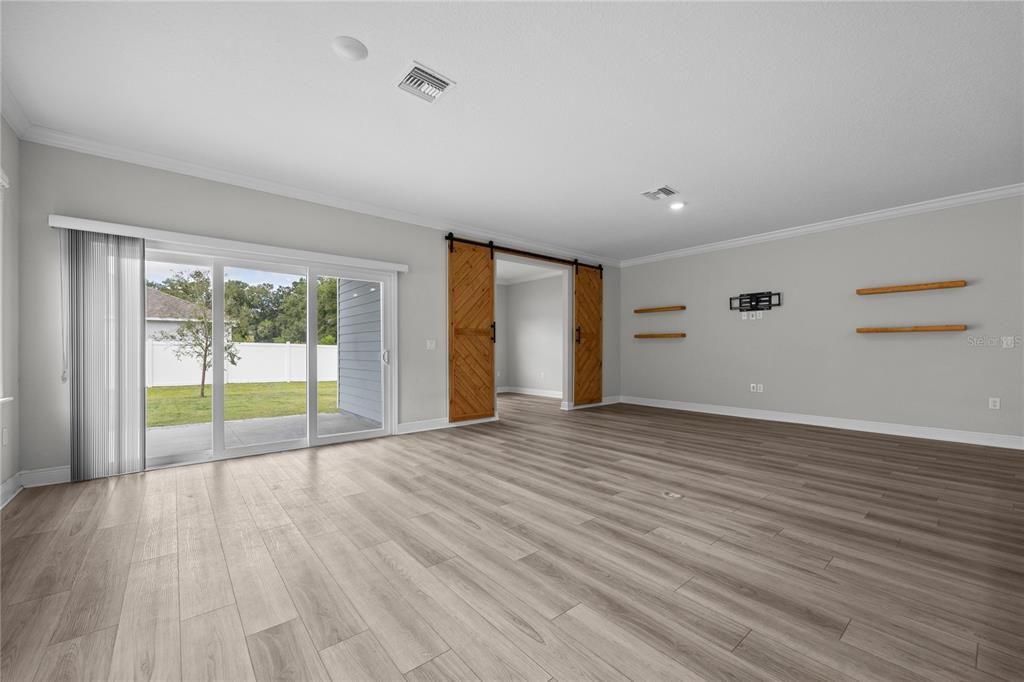 En Venta: $485,000 (3 camas, 2 baños, 1984 Pies cuadrados)