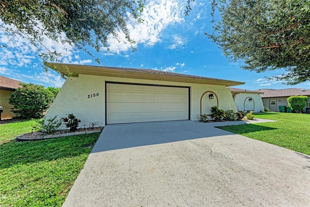 合同活跃: $275,000 (3 贝兹, 2 浴室, 2030 平方英尺)