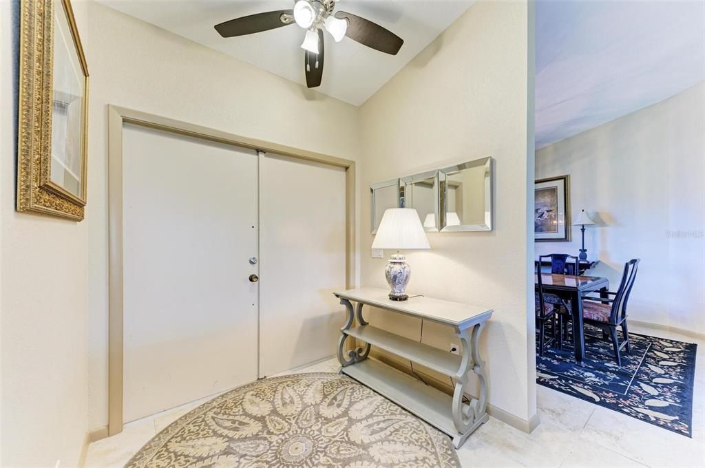 合同活跃: $275,000 (3 贝兹, 2 浴室, 2030 平方英尺)