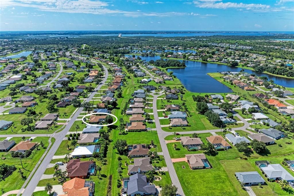 合同活跃: $275,000 (3 贝兹, 2 浴室, 2030 平方英尺)