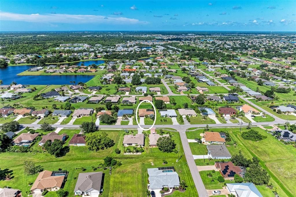 合同活跃: $275,000 (3 贝兹, 2 浴室, 2030 平方英尺)