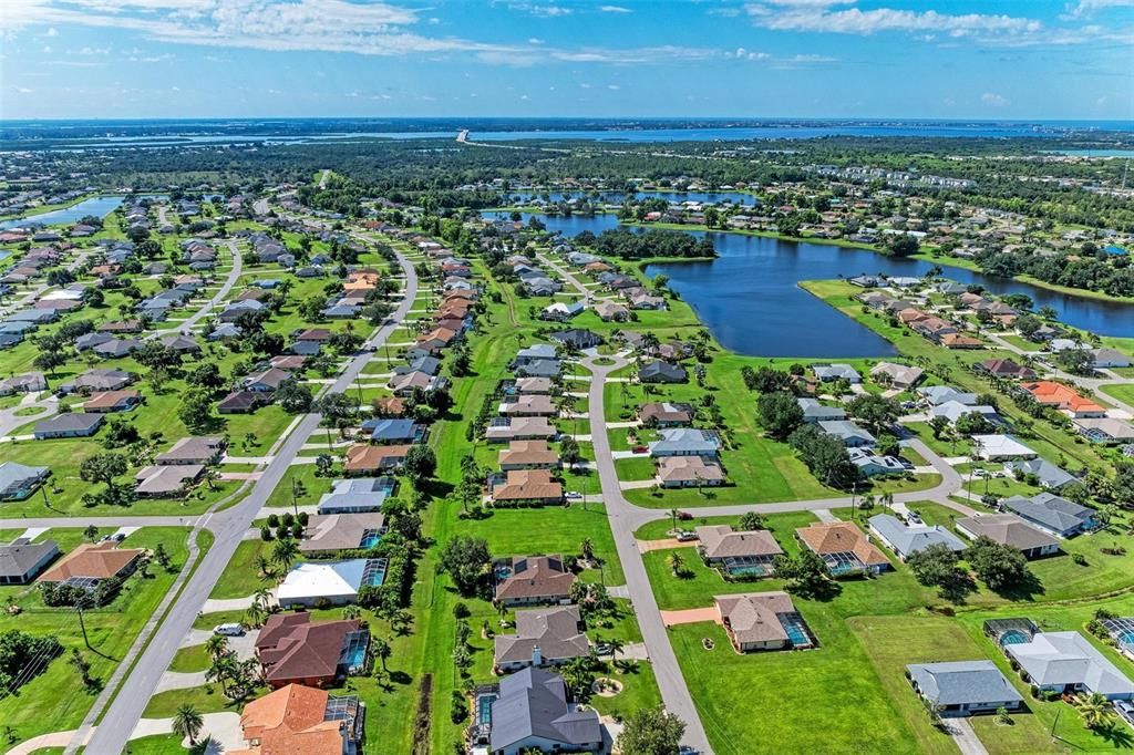 合同活跃: $275,000 (3 贝兹, 2 浴室, 2030 平方英尺)