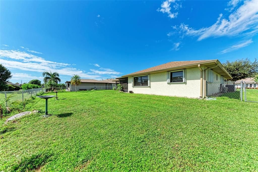 合同活跃: $275,000 (3 贝兹, 2 浴室, 2030 平方英尺)