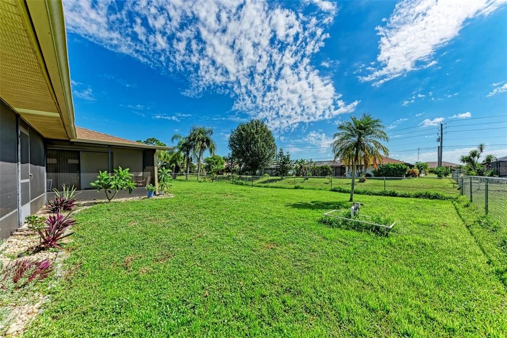 合同活跃: $275,000 (3 贝兹, 2 浴室, 2030 平方英尺)