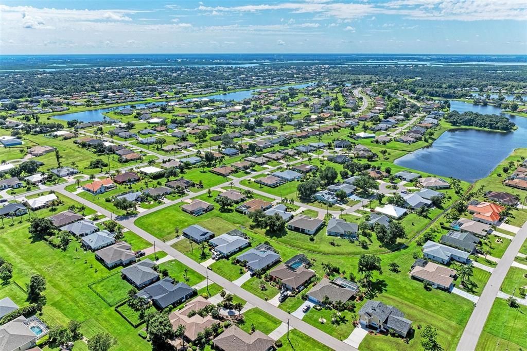 合同活跃: $275,000 (3 贝兹, 2 浴室, 2030 平方英尺)