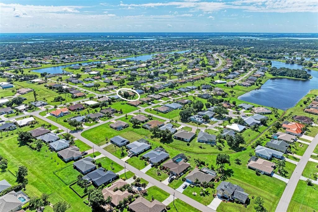 合同活跃: $275,000 (3 贝兹, 2 浴室, 2030 平方英尺)