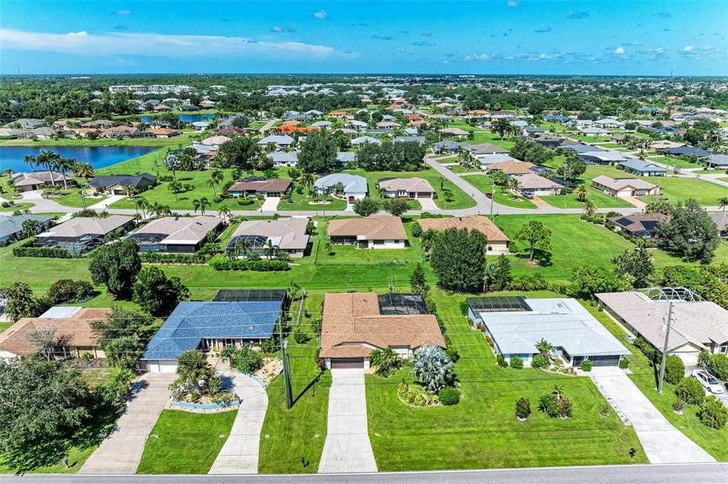 合同活跃: $275,000 (3 贝兹, 2 浴室, 2030 平方英尺)