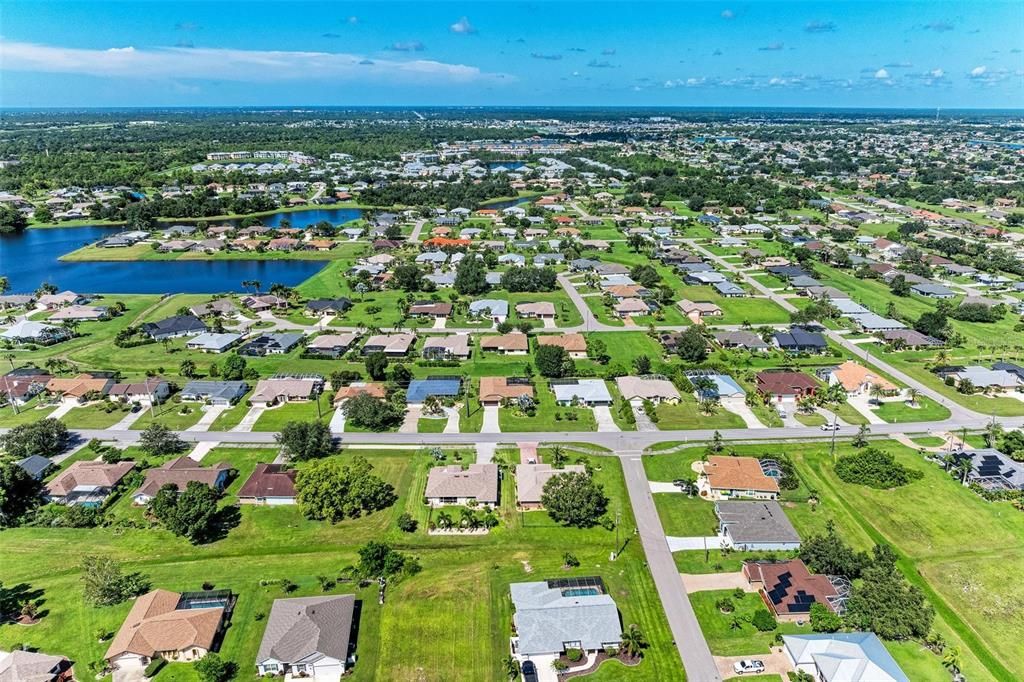 合同活跃: $275,000 (3 贝兹, 2 浴室, 2030 平方英尺)