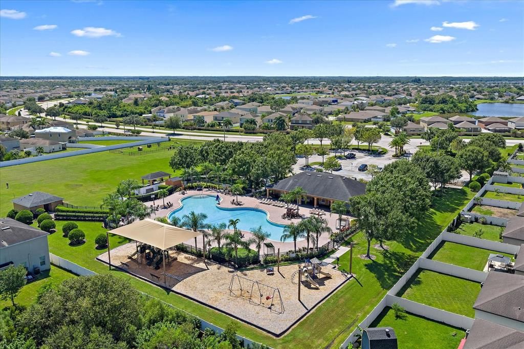 合同活跃: $340,000 (5 贝兹, 2 浴室, 2254 平方英尺)