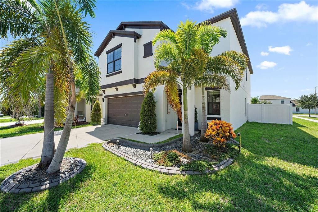 合同活跃: $340,000 (5 贝兹, 2 浴室, 2254 平方英尺)