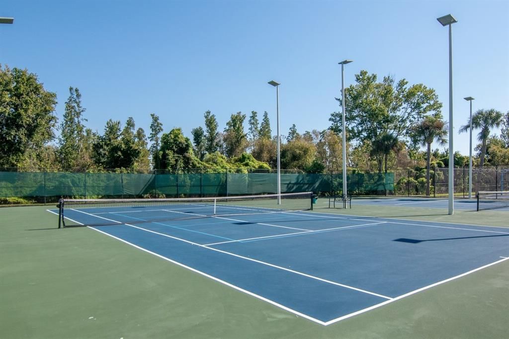 合同活跃: $339,000 (3 贝兹, 2 浴室, 1516 平方英尺)