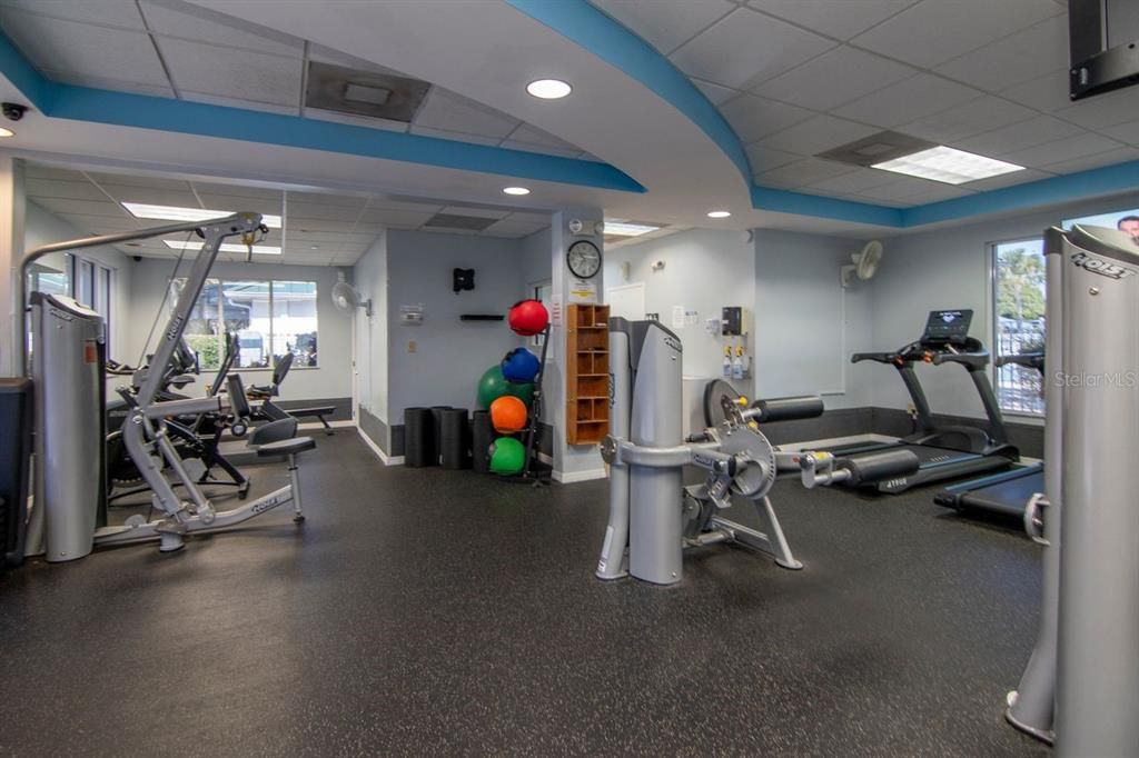 合同活跃: $339,000 (3 贝兹, 2 浴室, 1516 平方英尺)