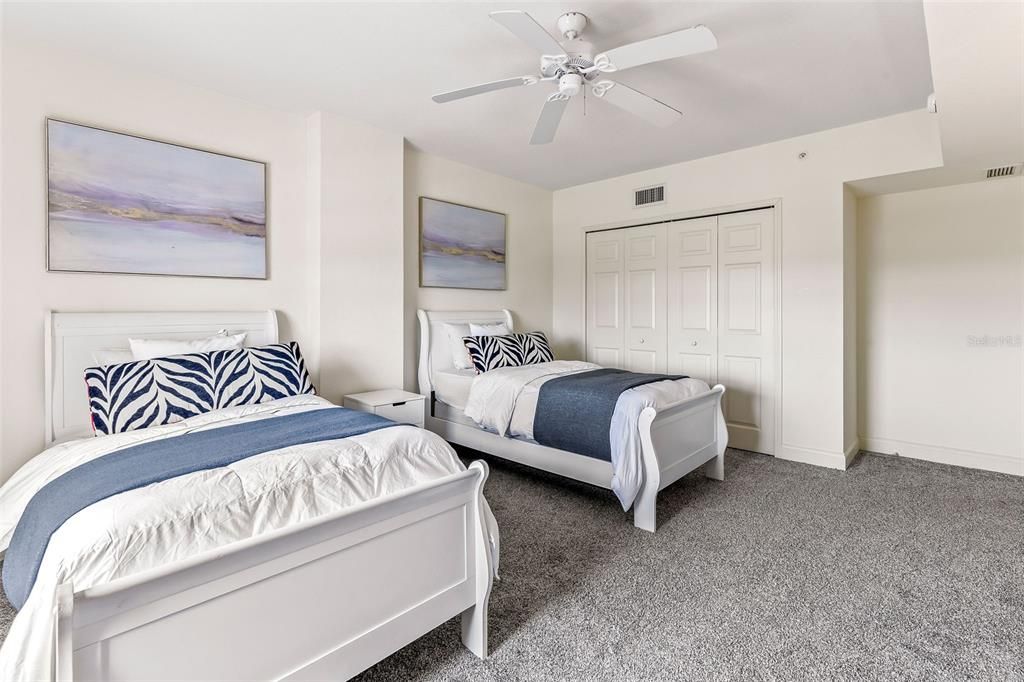 For Sale: $599,000 (3 beds, 3 baths, 2325 Square Feet)