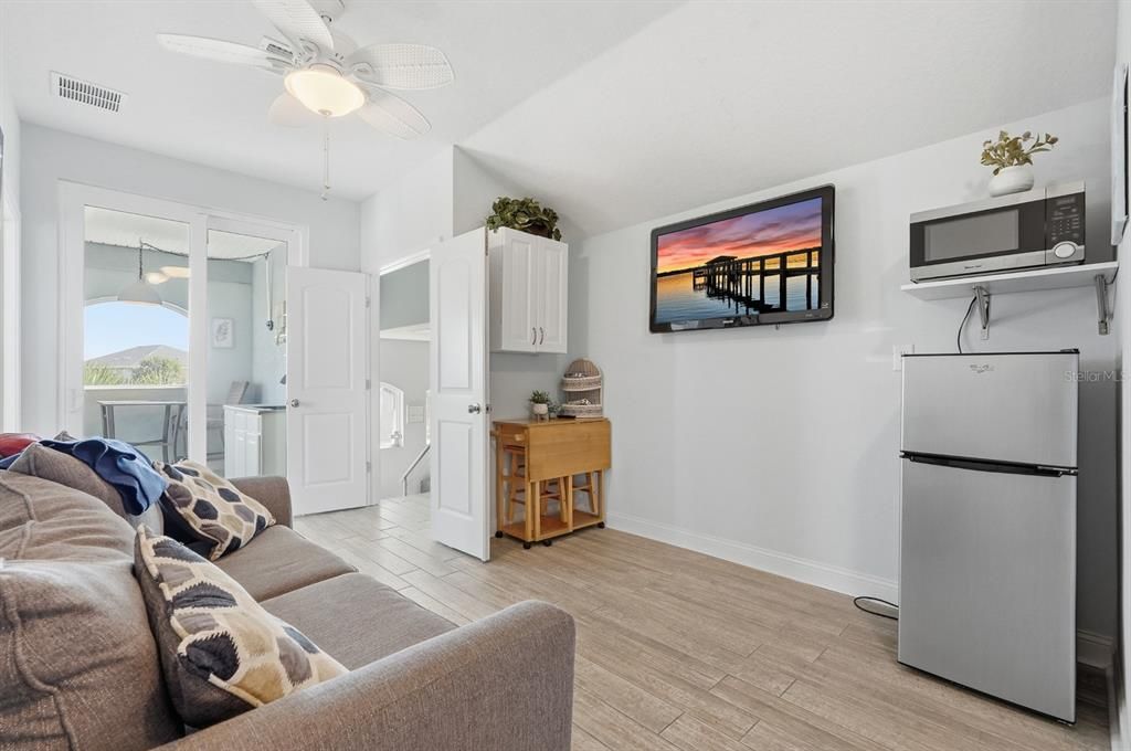 待售: $930,000 (3 贝兹, 2 浴室, 2109 平方英尺)