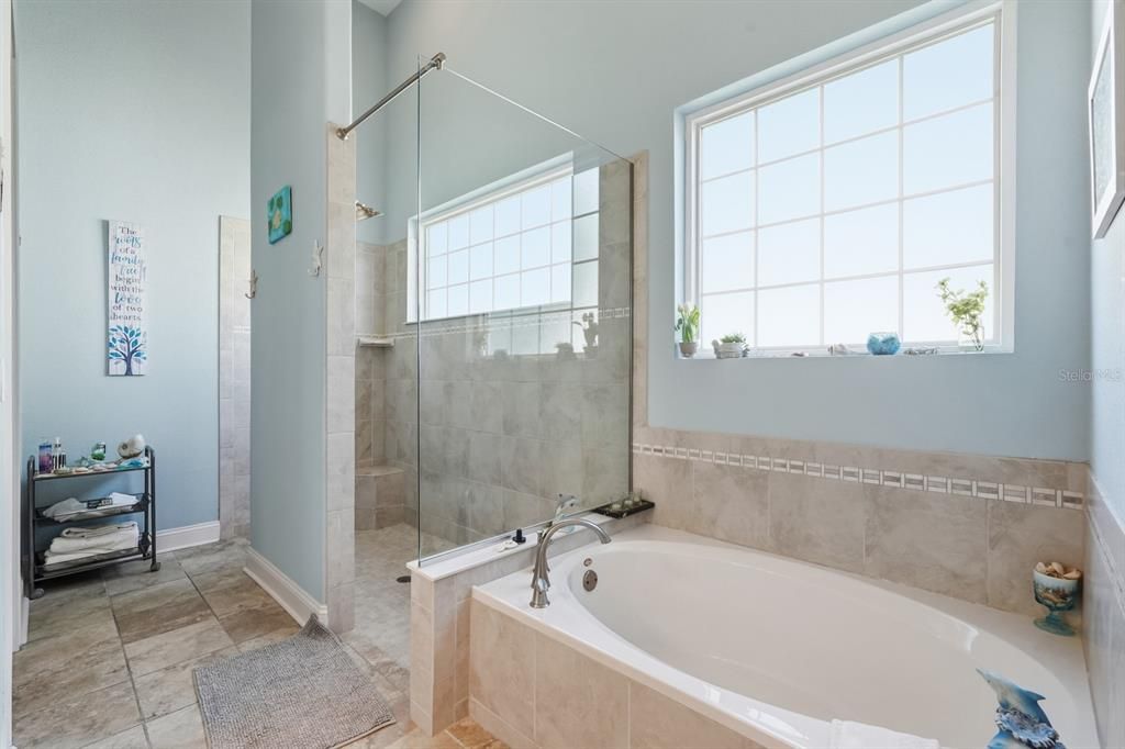 待售: $930,000 (3 贝兹, 2 浴室, 2109 平方英尺)