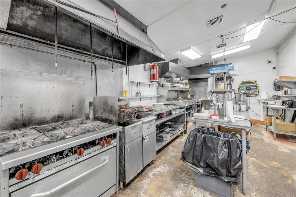 На продажу: $799,000 (0 спален, 0 ванн, 2400 Квадратных фут)