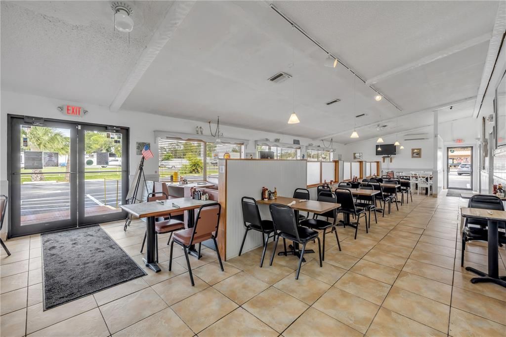 На продажу: $799,000 (0 спален, 0 ванн, 2400 Квадратных фут)