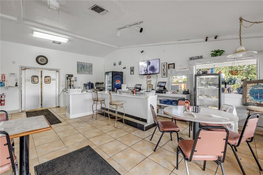 На продажу: $799,000 (0 спален, 0 ванн, 2400 Квадратных фут)