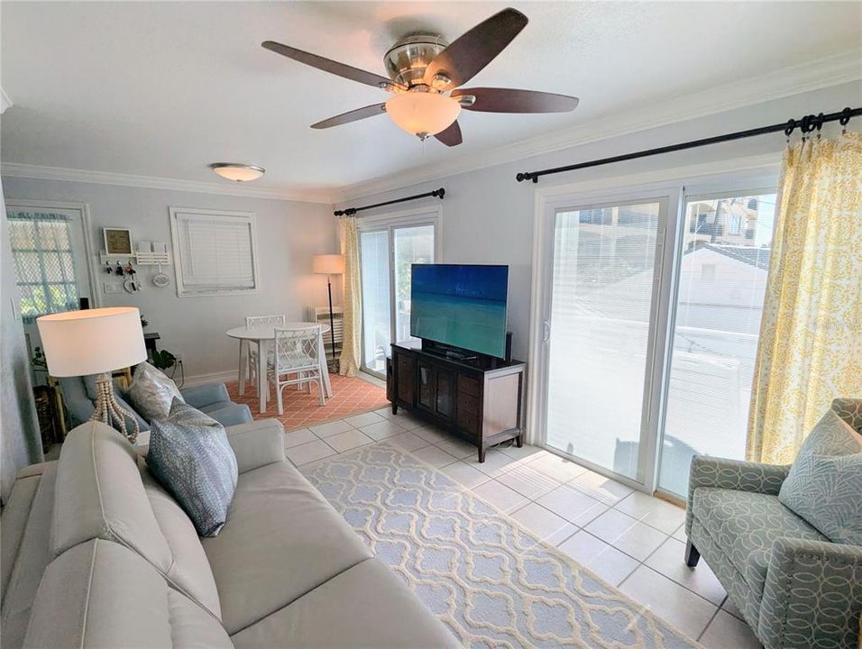 待售: $975,000 (2 贝兹, 2 浴室, 640 平方英尺)