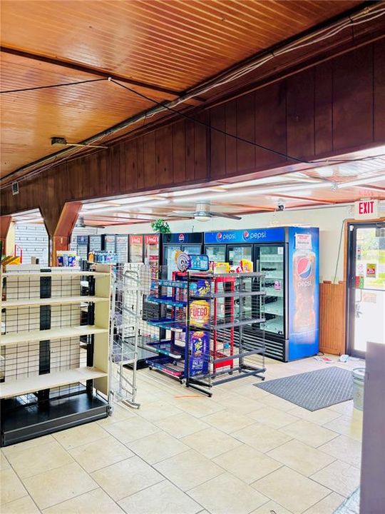 待售: $450,000 (0 贝兹, 0 浴室, 1623 平方英尺)